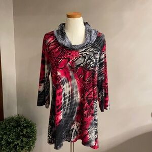 NWOT SUSAN GRAVER stretch TUNIC. A-line, chiffon cowl neck. Animal and abstract